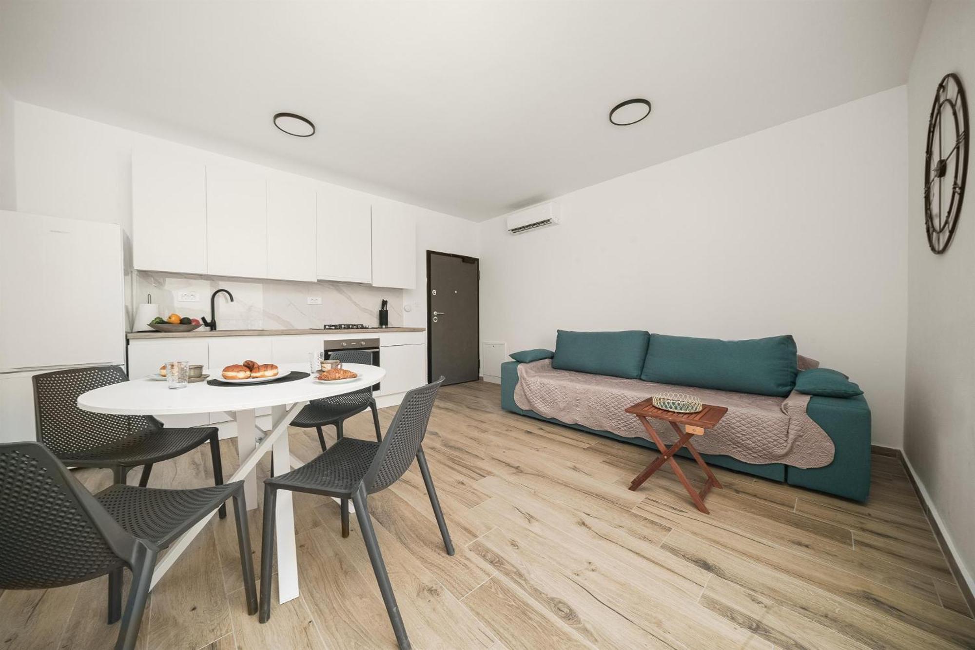 Apartments Picikato Bilice Bagian luar foto