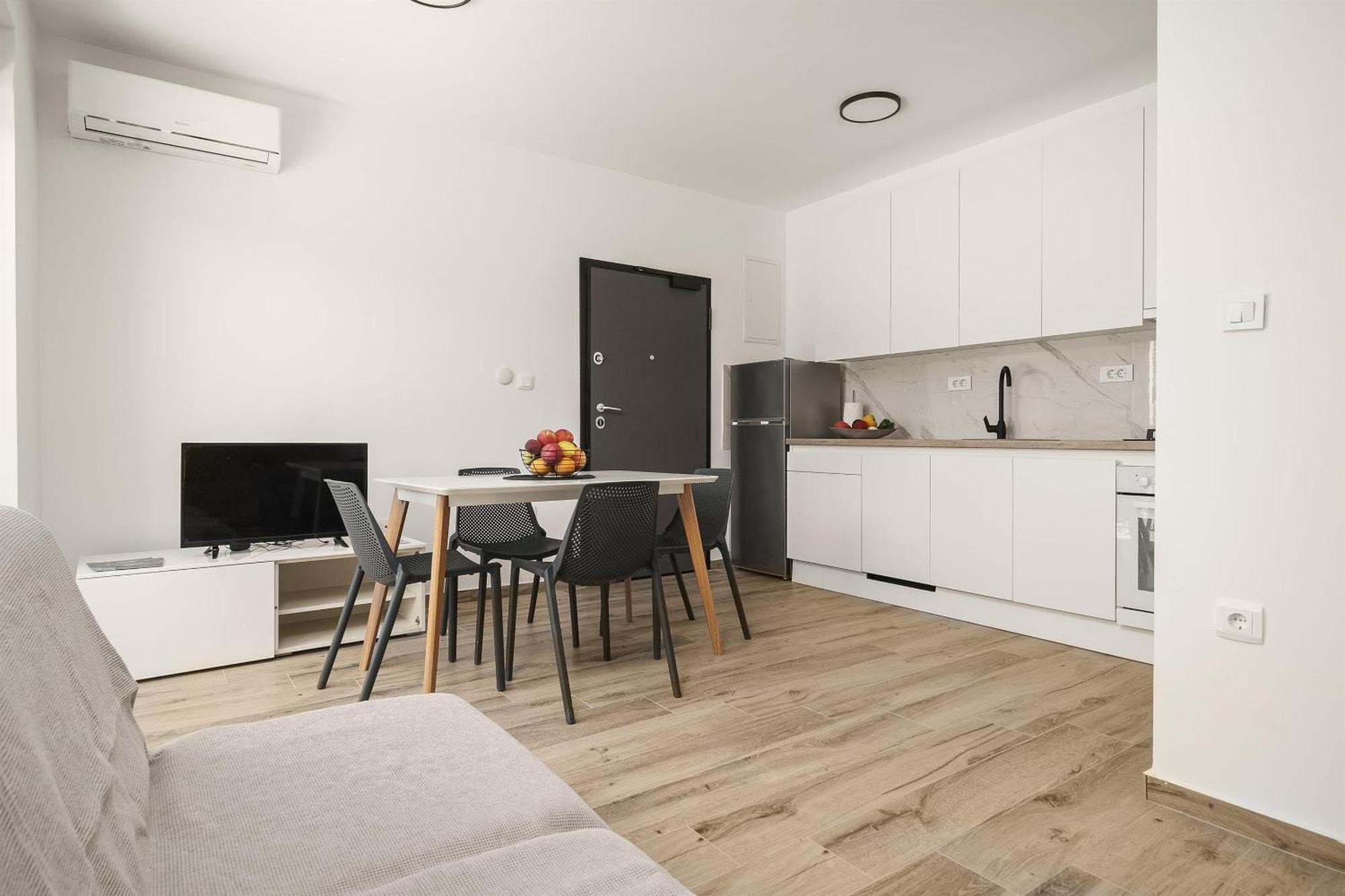 Apartments Picikato Bilice Bagian luar foto